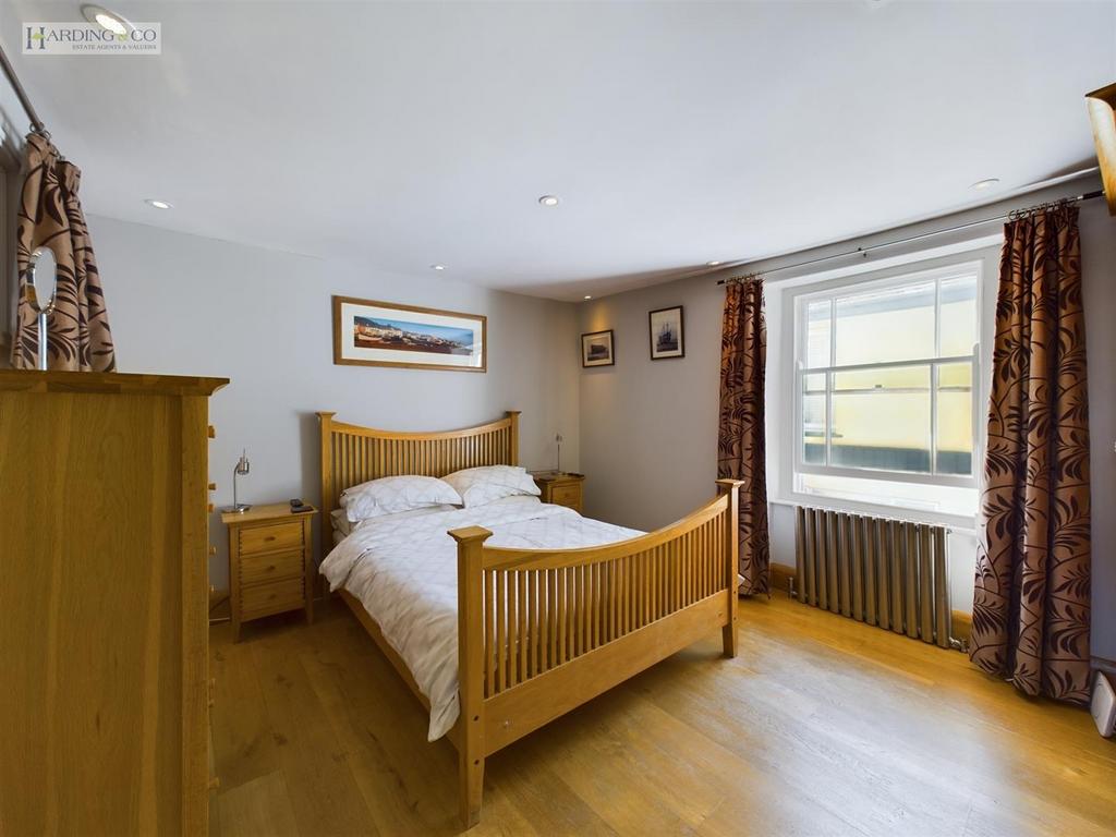 Bedroom 1 .1.jpg