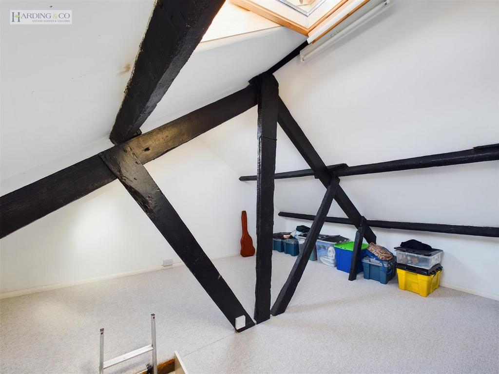 Loft Room .1.jpg
