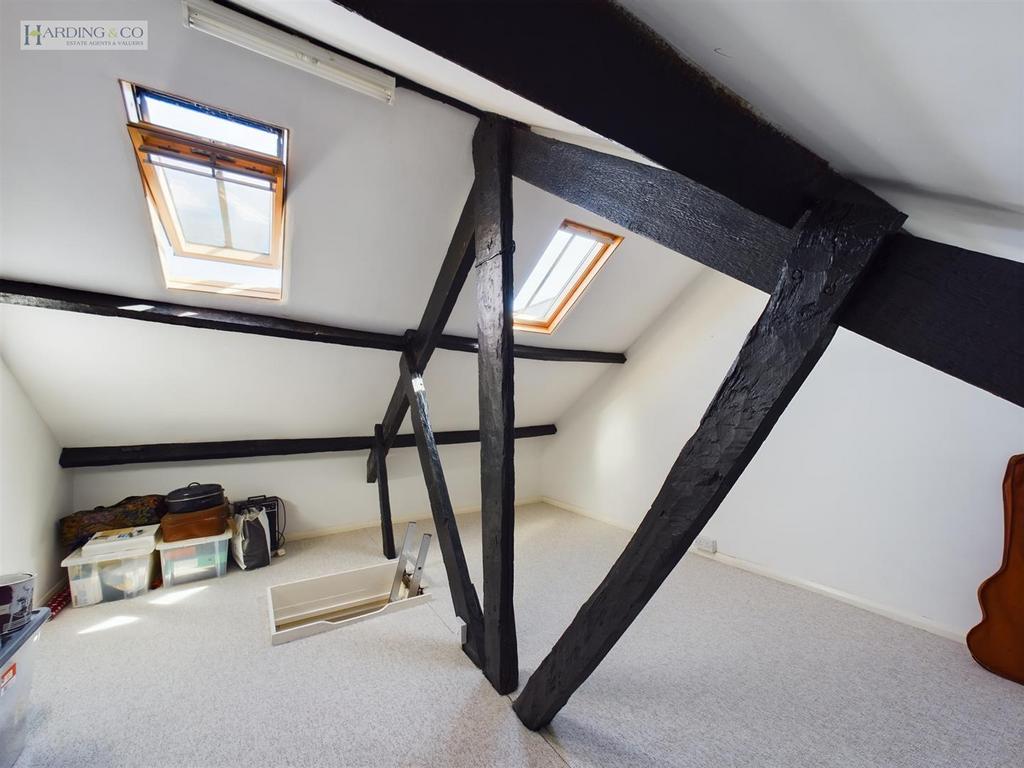 Loft Room .2.jpg