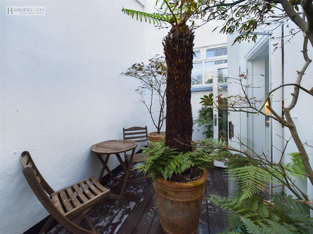 Courtyard .3.jpg