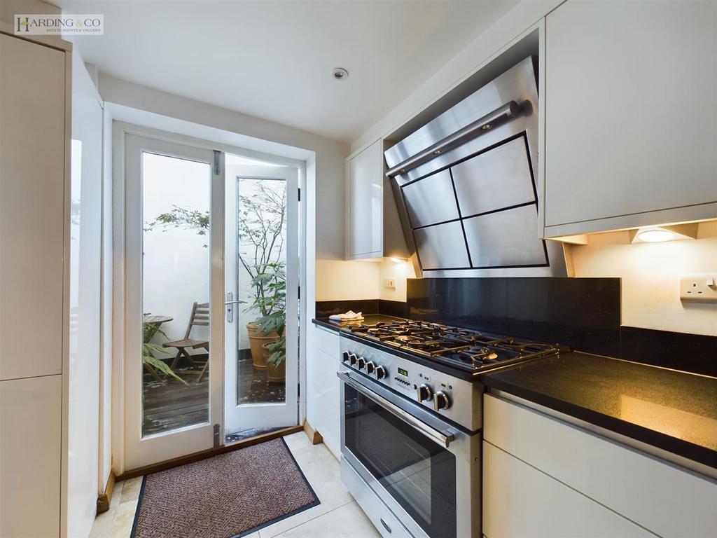 Kitchen .1.jpg