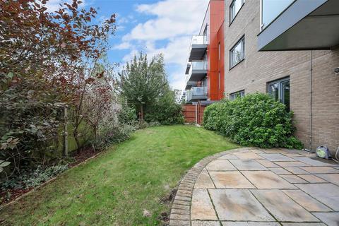 2 bedroom flat for sale, Flowers Close, London NW2