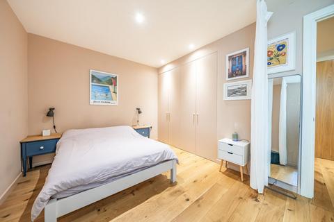 Studio for sale, Camberwell Passage, Camberwell SE5