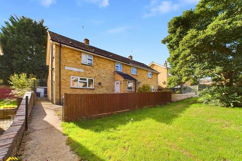 3 bedroom semi-detached house for sale, Chepstow Gardens, Banbury OX16