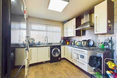 18 Warwick Road, Bradford, BD4 7RA