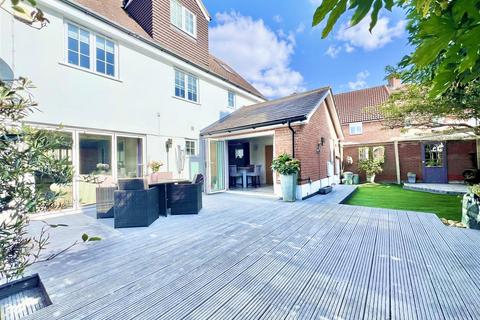 1 Draymans Grove, Great Notley, Braintree, CM77 7GY