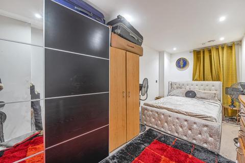 2 bedroom flat for sale, Slough,  Berkshire,  SL2