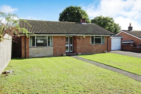 2 bedroom bungalow for sale, Anderwood Drive, Sway, Hampshire, SO41