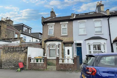 2 bedroom end of terrace house for sale, Aldworth Road, London