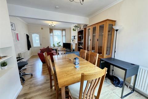 2 bedroom end of terrace house for sale, Aldworth Road, London