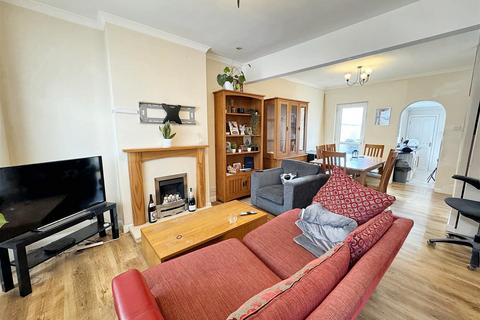 8 Aldworth Road, London, E15 4DL