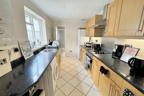 8 Aldworth Road, London, E15 4DL