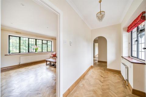 Kumasi Highfields, East Horsley, Leatherhead, KT24 5AA