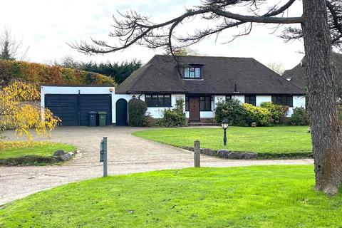 Kumasi Highfields, East Horsley, Leatherhead, KT24 5AA