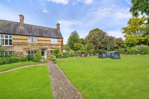 6 bedroom semi-detached house for sale, Church Street, Finedon, Wellingborough, Northamptonshire, NN9