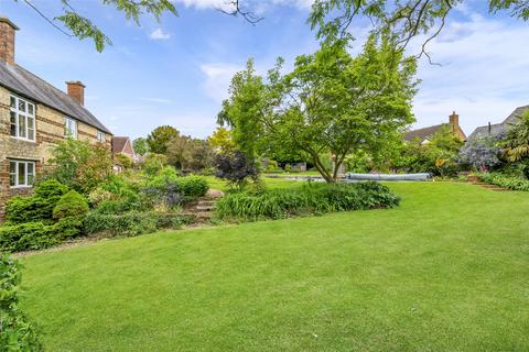 6 bedroom semi-detached house for sale, Church Street, Finedon, Wellingborough, Northamptonshire, NN9