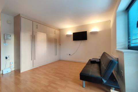 Studio to rent, Browning Street, Birmingham, B16