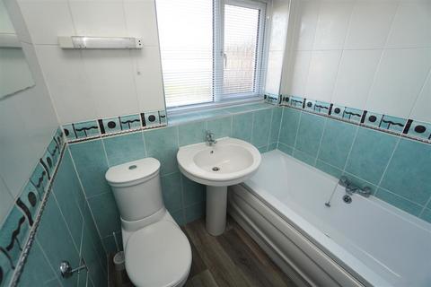 2 bedroom semi-detached house to rent, Peel Street, Westhoughton BL5