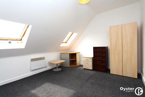 2 bedroom flat to rent, High Street, Edgware, HA8