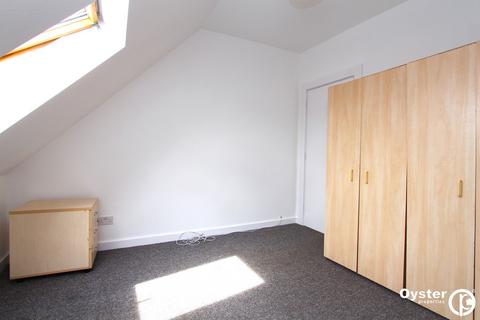 2 bedroom flat to rent, High Street, Edgware, HA8