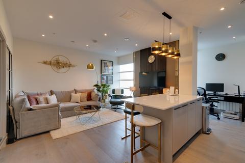 2 bedroom flat to rent, Clapham Road, London SW9