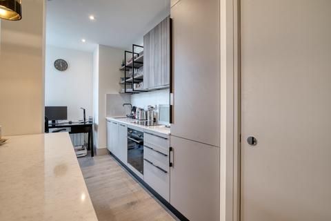2 bedroom flat to rent, Clapham Road, London SW9
