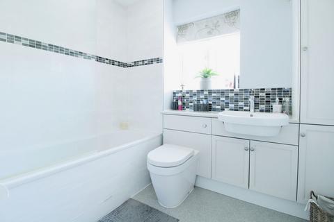 15 Buxton Way, Royal Wootton Bassett, Swindon, SN4 8JB