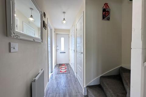 3 bedroom end of terrace house for sale, Fields Farm Road, Hyde, Greater Manchester, SK14 3NU