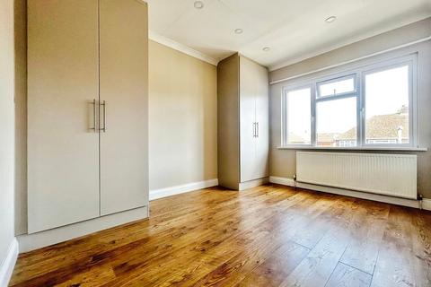 3 bedroom apartment to rent, Springfield Road, Windsor SL4