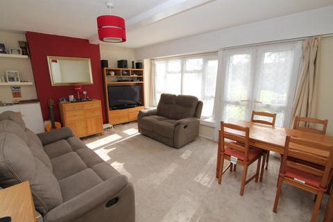 91 Denmark Gardens, Carshalton, SM5 2JN