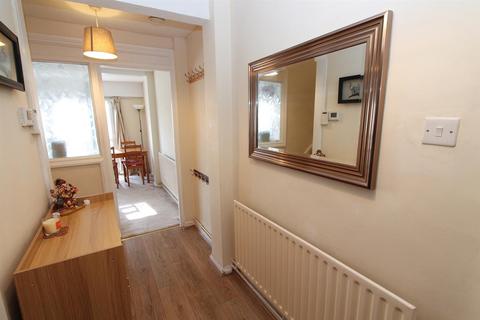 91 Denmark Gardens, Carshalton, SM5 2JN