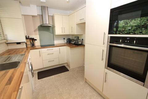 91 Denmark Gardens, Carshalton, SM5 2JN
