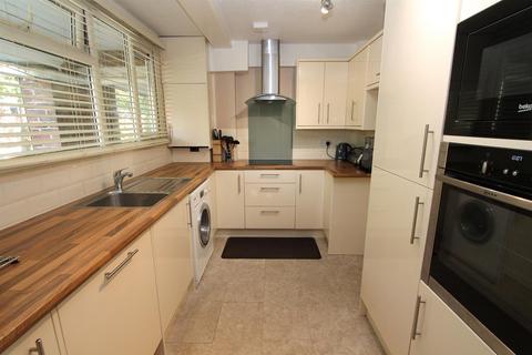 91 Denmark Gardens, Carshalton, SM5 2JN