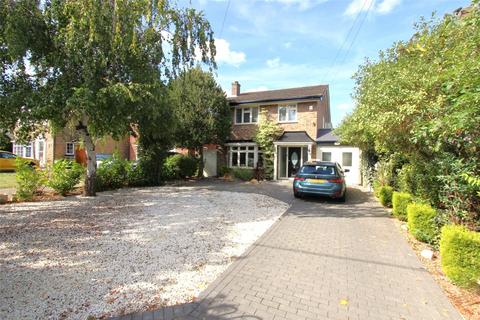 4 bedroom detached house to rent, Trinity Road, Rayleigh, Essex, SS6