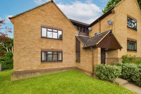2 bedroom flat to rent, The Pentlands, High Wycombe, Buckinghamshire