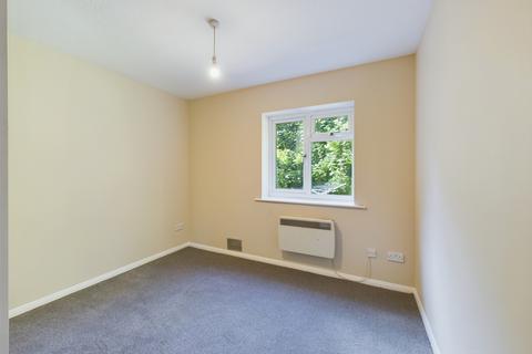 2 bedroom flat to rent, The Pentlands, High Wycombe, Buckinghamshire
