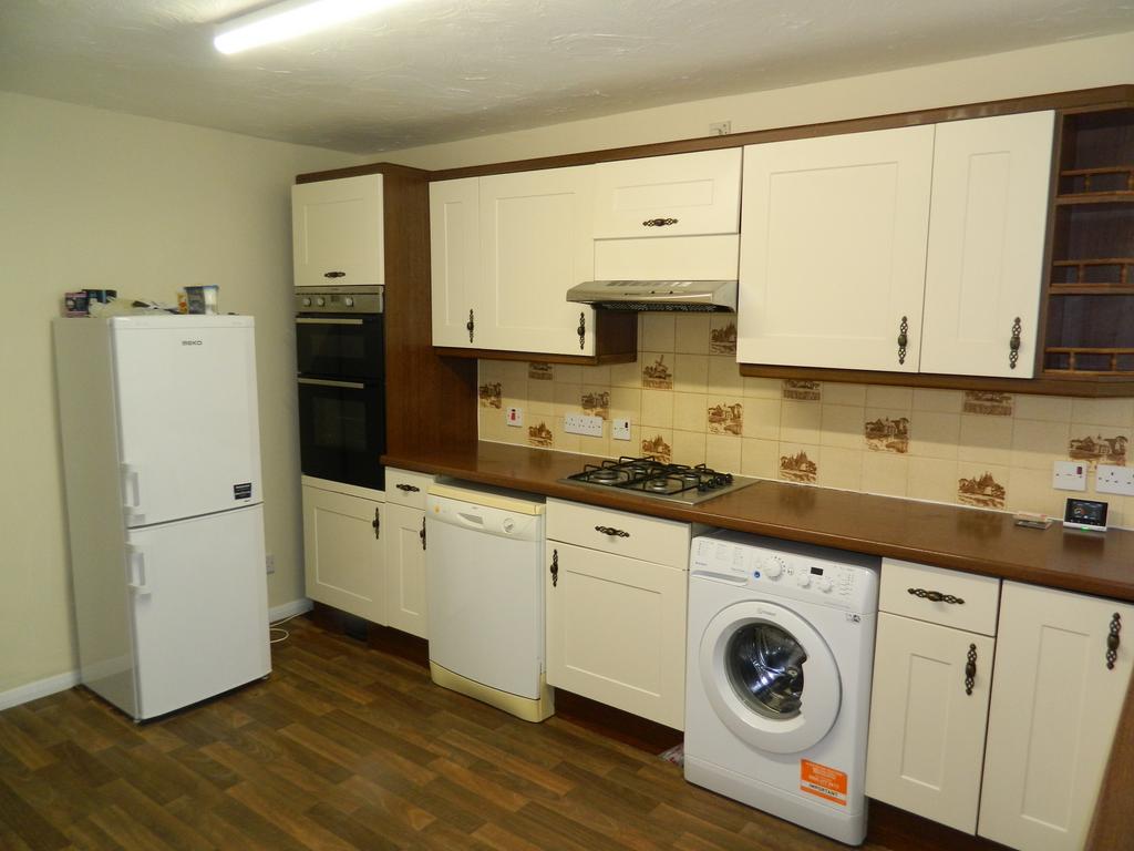Fitted kitchen