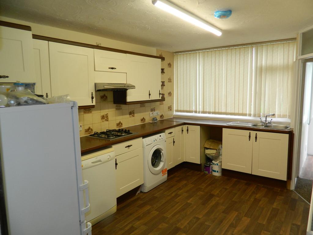 Fitted kitchen