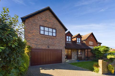 5 bedroom detached house for sale, Wealdhurst Park, St Peters, Broadstairs, CT10