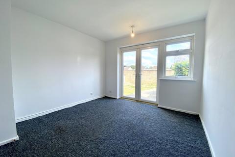 2 bedroom bungalow for sale, Rose Walk, Needham Market, Ipswich, IP6