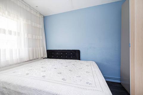 Studio for sale, Gibson Close, Stepney, London, E1