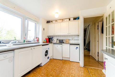 3 bedroom flat to rent, Ericcson Close, Putney, London, SW18