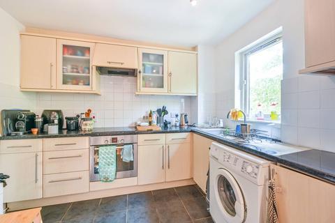 2 bedroom flat to rent, Durward Street, Whitechapel, London, E1