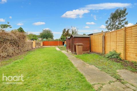 3 bedroom semi-detached house for sale, Loftin Way, Chelmsford