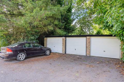3 bedroom semi-detached bungalow for sale, High Road, Chipstead, Coulsdon