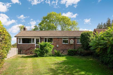 3 bedroom semi-detached bungalow for sale, High Road, Chipstead, Coulsdon