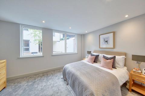 3 bedroom end of terrace house for sale, Old Bakery Mews, Hampton Wick, Kingston upon Thames, KT1