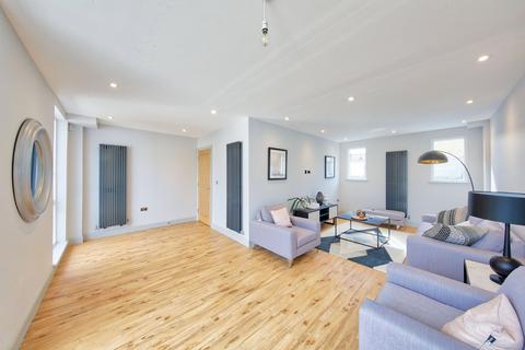 3 bedroom terraced house for sale, Old Bakery Mews, Hampton Wick, Kingston upon Thames, KT1