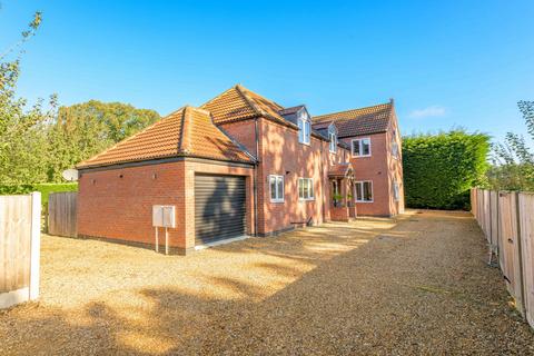 4 bedroom detached house for sale, Gonerby Road, Grantham NG31