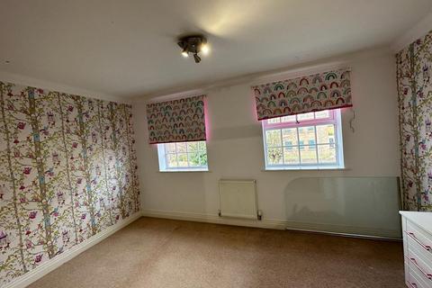 3 bedroom terraced house to rent, Athelstone Road, Harrow HA3